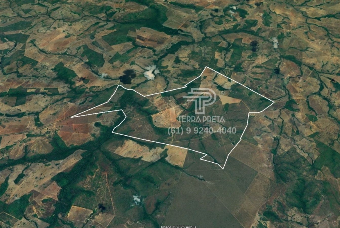 Fazenda de 2013 Hectares a venda em Araguaçu To